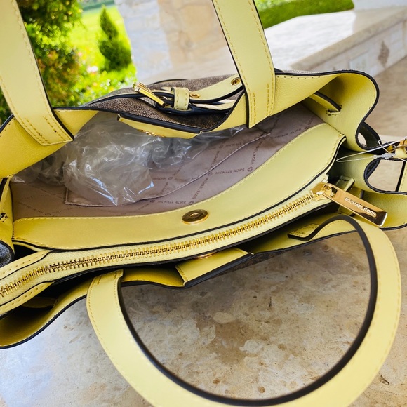 Michael Kors Emilia Large Satchel&wallet&wristlet - Picture 5 of 10